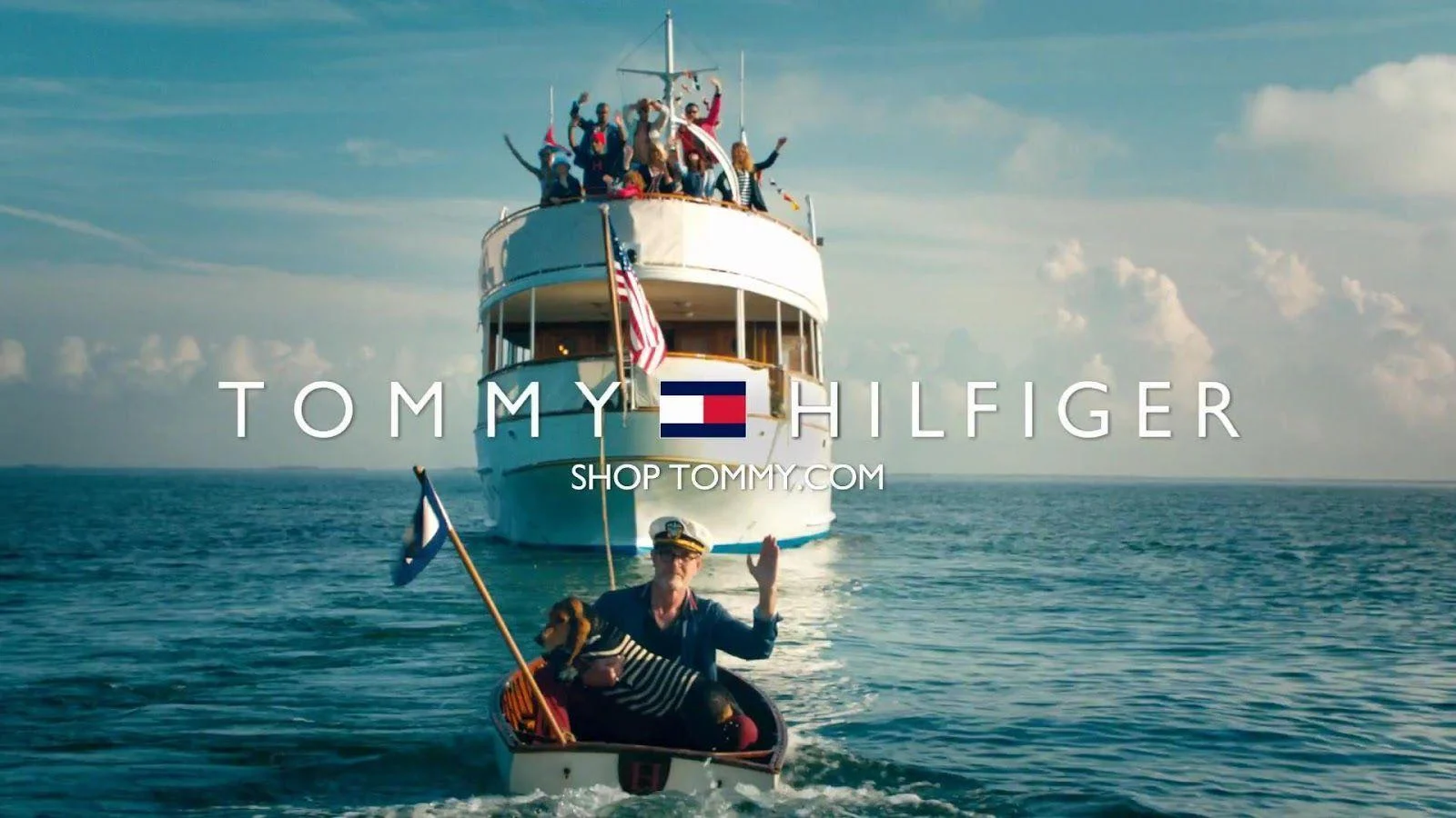 Tommy Hilfiger'ın Sloganları: Moda ve Trendleri Belirleyen İfade Örnekleri