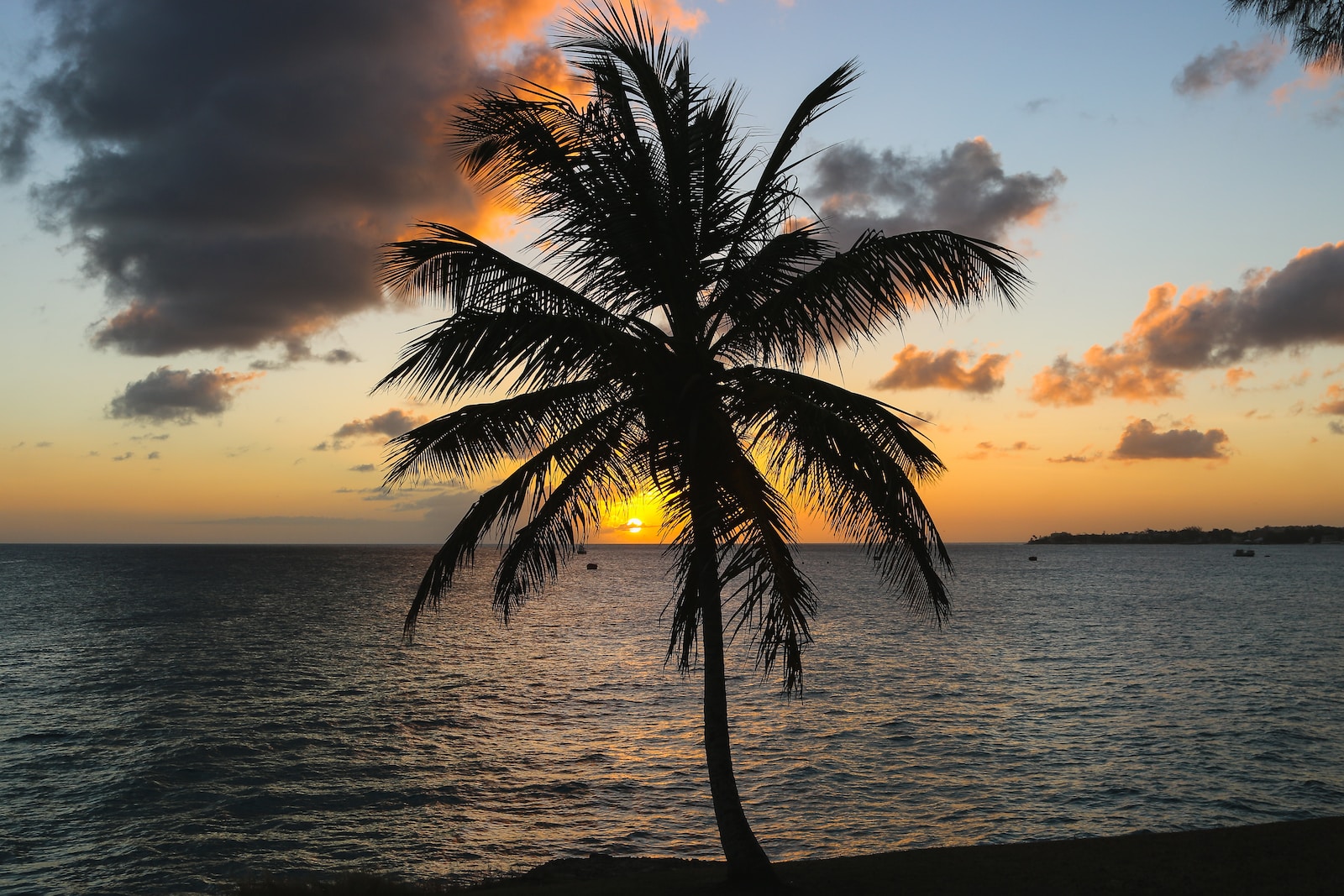 Barbados Ülke Sloganı “Pride and Industry” (Gurur ve Endüstri) Hakkında Yazı